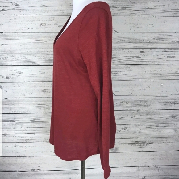 Banana Republic Red V-neck Tee - Picture 2 of 7